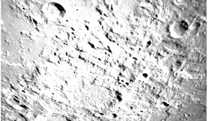 अंतिम चरण में इसरो का chandrayaan-3 मिशन, विक्रम लैंडर ने लीं चांद के सुदूर भाग की तस्वीरें