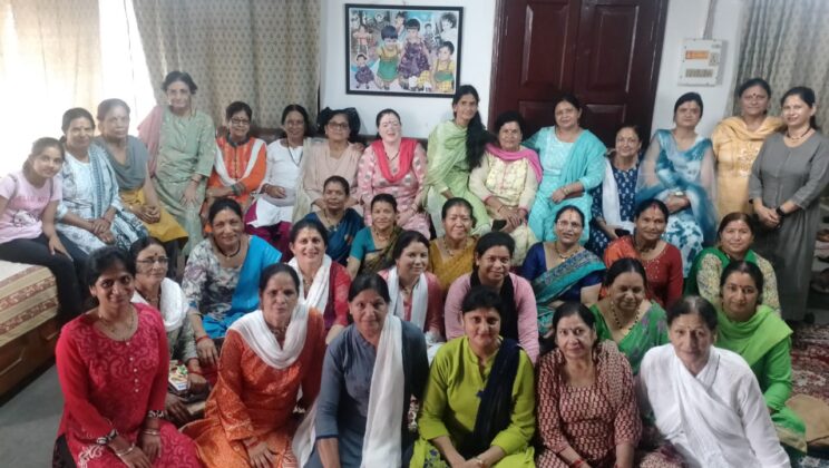 अल्मोड़ा:- जोरों- शोरों से चल रही है सावन मेले की तैयारियां…… महिलाओं ने बैठक कर बनाई योजना