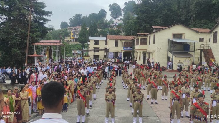 अल्मोड़ा:- सोबन सिंह जीना परिसर में स्वतंत्रता दिवस को लेकर आयोजित किए गए कार्यक्रम…. एनसीसी कैडेटो ने बढ़ाई शान