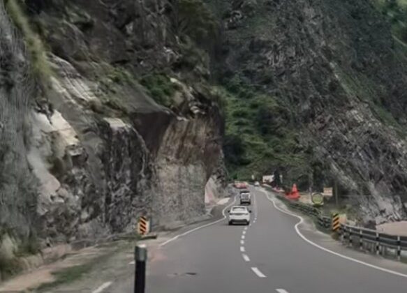 उत्तराखंड:- जोशीमठ में फिर शुरू हुआ भूस्खलन….. आबादी के ऊपर मंडरा रहा है खतरा