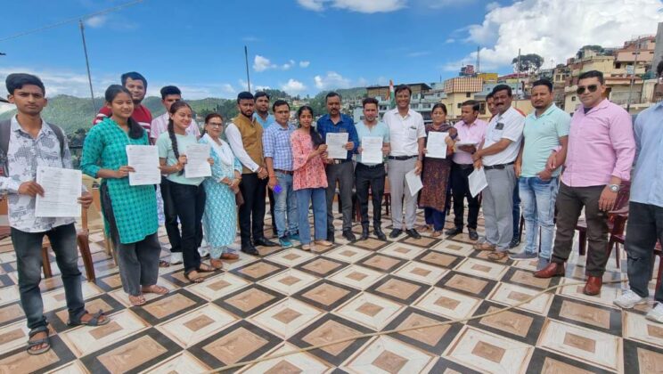 अल्मोड़ा :- वोटर चेतना महा अभियान को लेकर भाजपा की समीक्षा बैठक आयोजित