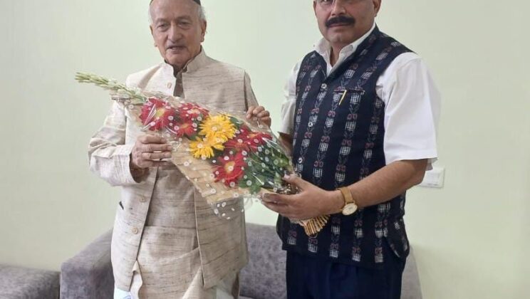 कुलपति प्रो सतपाल बिष्ट ने पूर्व मुख्यमंत्री भगत सिंह कोश्यारी से शिष्टाचार भेंट की