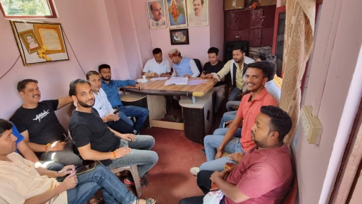 बूथ सशक्तीकरण अभियान को लेकर भाजपा की बैठक,पूर्व राज्यमंत्री गोविंद पिलख्वाल रहे उपस्थित