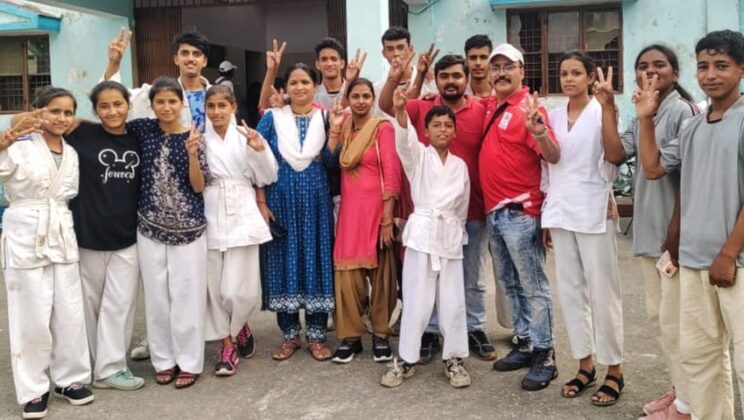 अल्मोड़ा -: राष्ट्रीय विद्यालय जूडो प्रतियोगिता में उत्तराखंड का नेतृत्व करेंगी उर्मिला व ज्योति