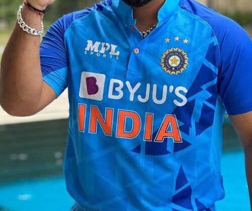 Uttarakhand- बद्रीनाथ में आशीर्वाद लेने के लिए पहुंचे क्रिकेटर ऋषभ पंत…… एक्सीडेंट के बाद क्रिकेट से है दूर