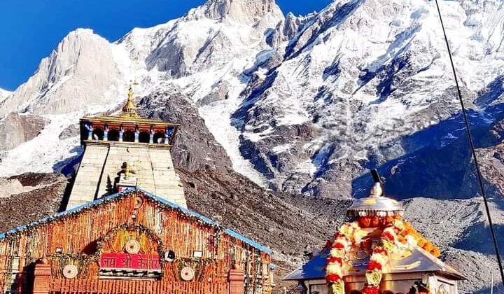 आज भैया दूज के पावन पर्व पर शीतकाल के लिए बंद हुए केदारनाथ धाम के कपाट