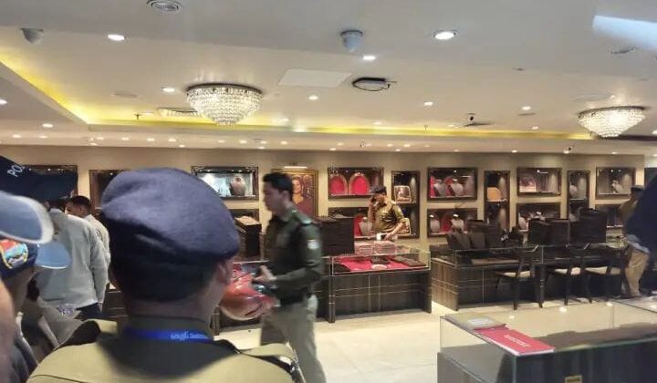 देहरादून के ज्वेलरी शोरूम में हुई 14 करोड़ के ज्वेलरी लूट के बिहार से जुड़े तार