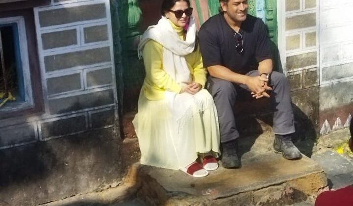 अल्मोड़ा :- 20 साल बाद अपने पैतृक गांव पहुंचे महेंद्र सिंह धोनी, पढ़े पूरी खबरें