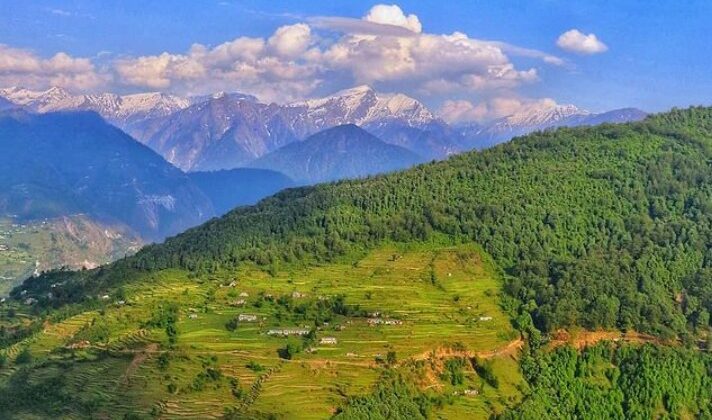 अल्मोड़ा:- लोगों की सेहत पर भारी पड़ रहा है पल-पल बदलता मौसम