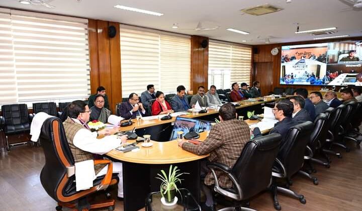 Uttarakhand -: मुख्यमंत्री धामी ने सुनी गुरिल्लाओं की समस्याएं, कहीं यह बात……