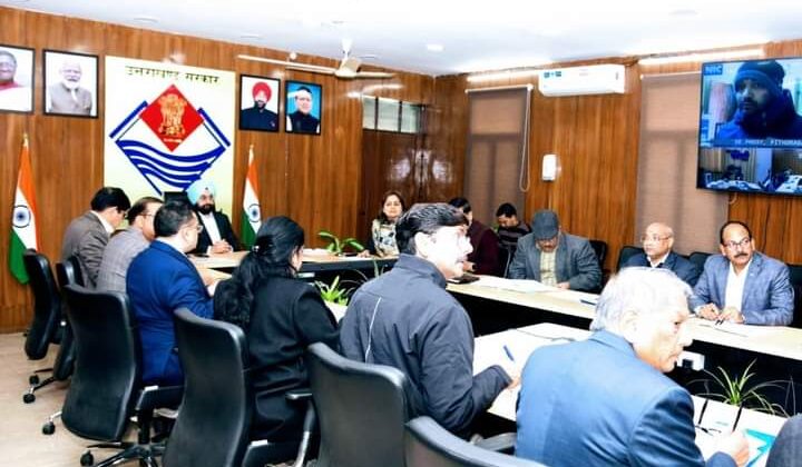 Uttarakhand -: अब कूड़ा फेंकने वालों की फोटो खींचकर भेजने पर मिलेगा इनाम, जाने सरकार की नई योजना