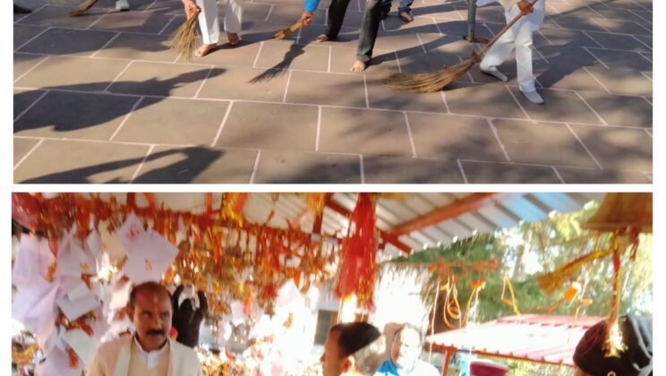 अल्मोड़ा:- बड़े मंदिरों में चल रहे स्वच्छता पखवाड़े के तहत भारतीय जनता पार्टी के कार्यकर्ताओं ने चितई मंदिर में चलाया स्वच्छता अभियान