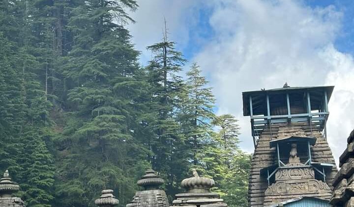 अल्मोड़ा -: जिले में 18 हजार से अधिक टूरिस्ट ने मनाया नए साल का जश्न