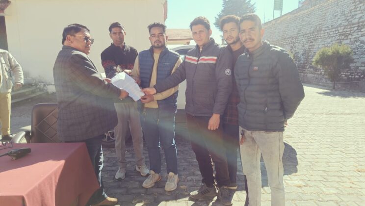 अल्मोड़ा:- विधानसभा अध्यक्ष जागेश्वर वीरेंद्र सिंह मलारा के नेतृत्व में पदोन्नति को लेकर दिया गया ज्ञापन….. जांच न होने पर धरना प्रदर्शन की चेतावनी