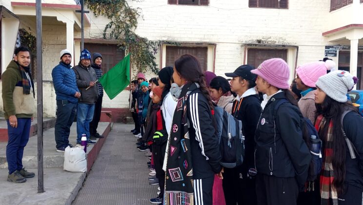 अल्मोड़ा -: SSJU में राष्ट्रीय सेवा योजना के शिविर के लिए दल रवाना