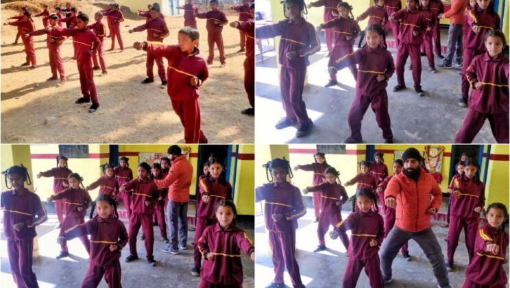 अल्मोड़ा:- राजकीय उच्च प्राथमिक विद्यालय बीना धौलादेवी में छात्राओं को दिया जा रहा है ताइक्वांडो प्रशिक्षण…… पढ़े पूरी खबर