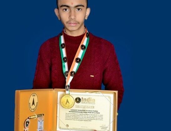 गौरवान्वित:- अल्मोड़ा के 13 वर्षीय चिरायु ने इंडिया और एशिया बुक ऑफ रिकॉर्ड में दर्ज कराया नाम