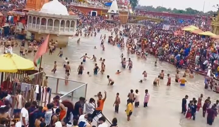 मौनी अमावस्या पर 50 वर्षों के बाद पड़ा खास और दुर्लभ योग….. हरकी पौड़ी में स्नान के लिए उमड़ी श्रद्धालुओं की भीड़