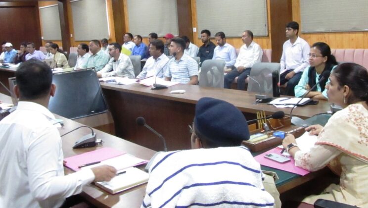 बागेश्वेर:- मानसून काल में सम्भावित आपदाओं के लिए चौकस रहें विभागाध्यक्ष…… जिलाधिकारी की अध्यक्षता में हुई बैठक