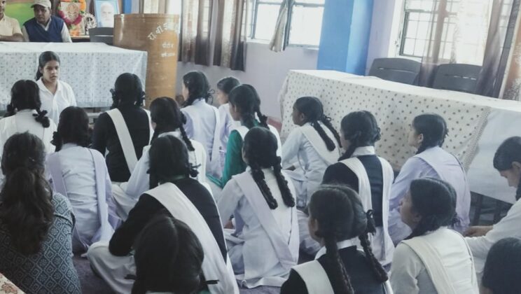 अल्मोड़ा:- एसएसजे विश्वविद्यालय द्वारा डॉ नवीन भट्ट के संरक्षण में चलाया जा रहा है निशुल्क योग शिविर