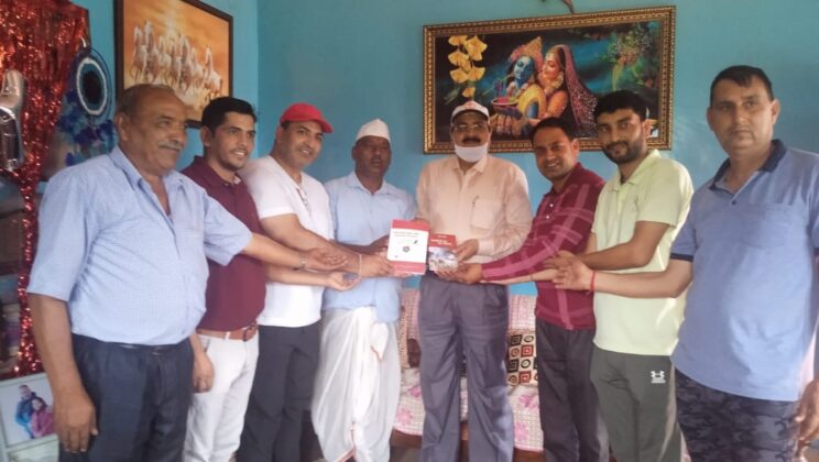 बागेश्वर:- पूर्व जिला शिक्षा अधिकारी और वर्तमान गौचर डाइट के प्राचार्य आकाश सारस्वत का गरुड़ में हुआ स्वागत…..किताबों को लेकर कही यह बात