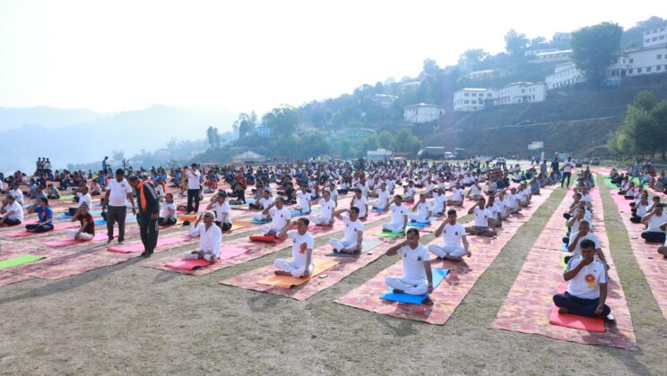 आईएनओ वआयुष मंत्रालय भारत सरकार के सहयोग से सिमकनी मैदान अल्मोड़ा में हुआ अंतराष्ट्रीय योग दिवस का विशाल आयोजन