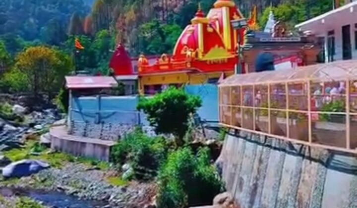Uttarakhand:- कैंची धाम के लिए तय हुआ वाहनों का किराया…..अधिकारियों ने की बैठक