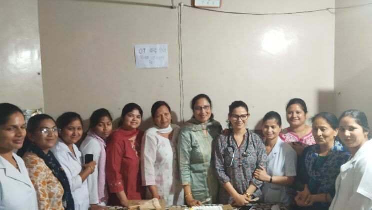 अल्मोड़ा:- जिला महिला चिकित्सालय में उत्साह के साथ मनाया गया नेशनल डॉक्टर डे