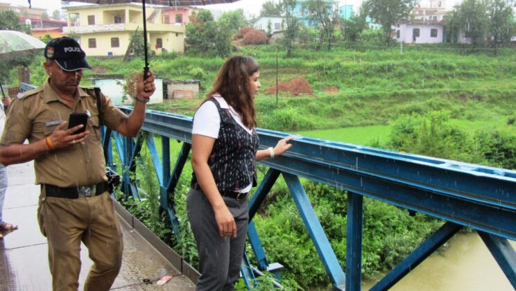 बागेश्वर:- जिले में हो रही लगातार बारिश को मद्देनजर रखते डीएम ने किया विभिन्न क्षेत्रों का दौरा