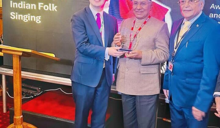 ब्रिटिश संसद में गूंजा उत्तराखंड का ‘ ठंडो रे ठंडो गीत…..’ गढ़रत्न नरेंद्र सिंह नेगी को लंदन में मिला अवार्ड