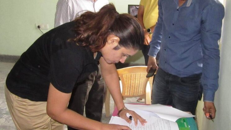 बागेश्वर – डीएम ने किया वेयर हाउस का मासिक निरीक्षण…….ईवीएम,वीवीपैट व सुरक्षा व्यवस्थाओं का लिया पूर्ण जायजा