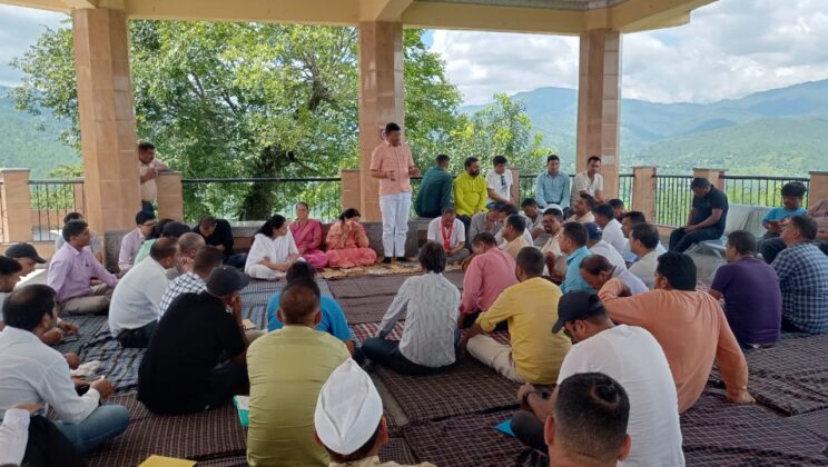 गरुड़- कोट भ्रामरी मंदिर में सांस्कृतिक विरासत कोट भ्रामरी मेला की भव्य तैयारी को लेकर सम्पन्न हुई बैठक