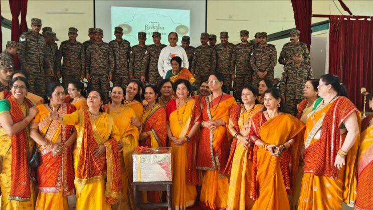 अल्मोड़ा :- महिला कल्याण संस्था की सभी बहनों द्वारा राजपूताना रेजीमेंट के फौजियों को बांधी गई राखी