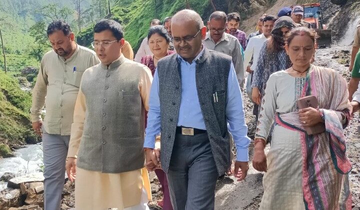 बागेश्वर -सचिव आपदा प्रबंधन विनोद कुमार सुमन ने कपकोट आपदा ग्रस्त क्षेत्रों का किया स्थलीय निरीक्षण