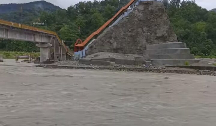 Uttarakhand:- भारी बारिश के बीच श्रद्धालुओं के लिए बंद हुआ गर्जिया देवी मंदिर