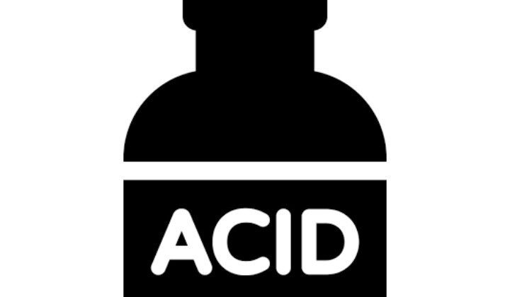 Uttarakhand:- सड़क के गड्ढे लगातार बन रहे लोगों की जिंदगी के लिए खतरा…… तेजाब से जला ई- रिक्शा चालक का चेहरा