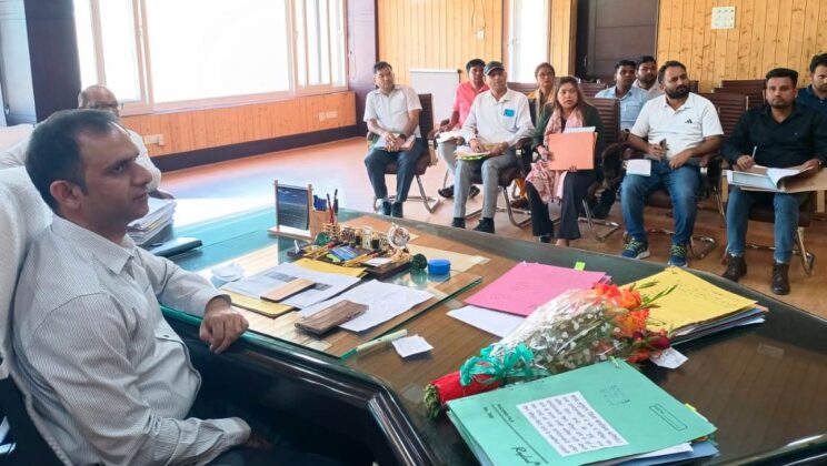 बागेश्वर‌‌:- युवाओं व किशारों में आउटडोर गेम के बजाय मोबाइल गेम के प्रति रूझान होना चिंता का विषय- डीएम