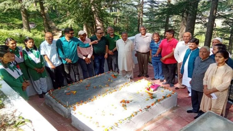 अल्मोड़ा:- स्वतंत्रता संग्राम सेनानी विक्टर मोहन जोशी को उनकी पुण्यतिथि पर किया गया याद