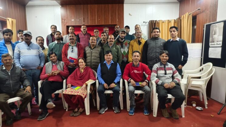 अल्मोड़ा:- राष्ट्रीय प्रेस दिवस के अवसर पर राजकीय संग्रहालय में आयोजित की गई गोष्टी