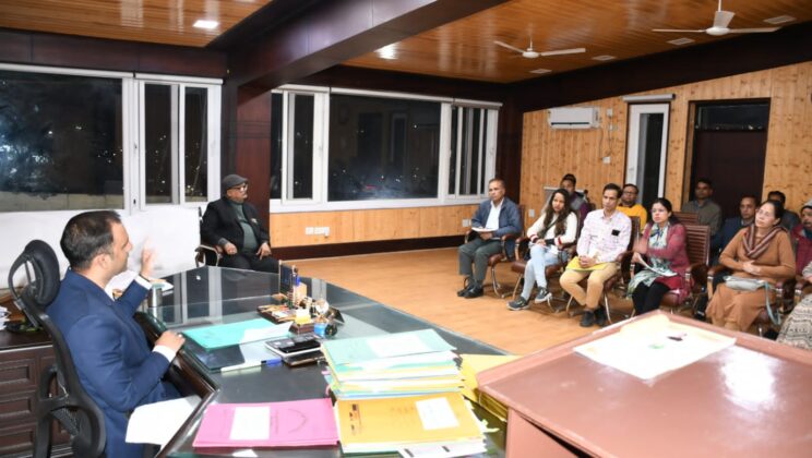 बागेश्वर:- कामन रिव्यू मिशन दल ने अपने चार दिवसीय दौरे पर जनपद के सभी स्वास्थ्य केन्द्रों का किया भौतिक सत्यापन