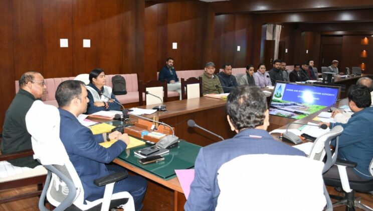 बागेश्वर: – सारा की समीक्षा बैठक में डीएम ने जल संरक्षण एवं संवर्धन कार्यों की धीमी गति पर अधिकारियों को लगाई फटकार
