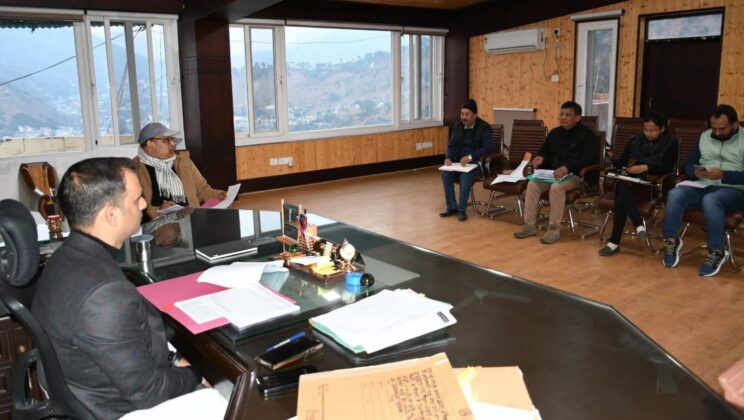 बागेश्वर – जल-जीवन मिशन योजना की वित्तीय एवं भौतिक प्रगति की समीक्षा में डीएम ने कार्यदाई संस्थाओं को दिये कड़े निर्देश