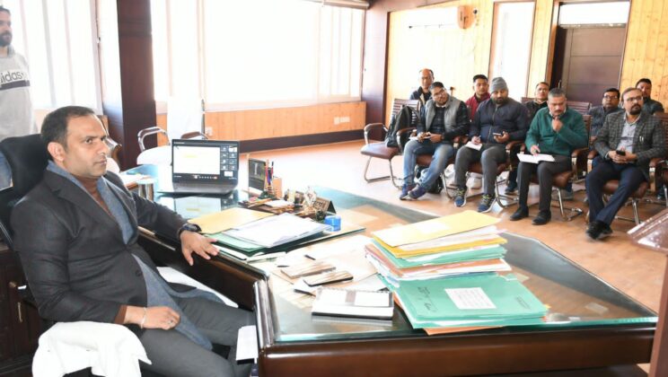 बागेश्वर:- पशु गणना का कार्य गम्भीरता एवं समयबद्धता से पूर्ण करे अधिकारी…… जिलाधिकारी ने दिए निर्देश