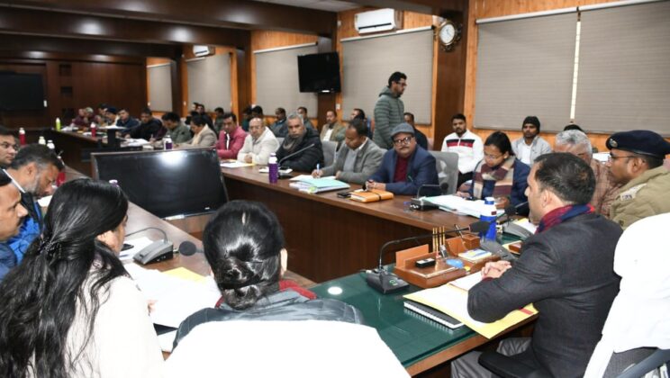 बागेश्रर – निकाय चुनाव को मद्देनजर डीएम ने ली नामित जोनल,सैक्टर मजिस्ट्रेट नोडल व सहायक नोडल अधिकारियों की आवश्यक बैठक