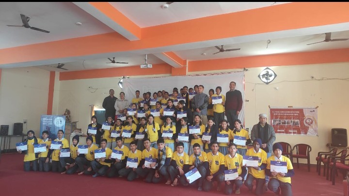 अल्मोड़ा:- स्कूल क्राइसिस ओरिएंटेशन डिजास्टर एजुकेशन के तहत विवेकानंद इंटर कॉलेज रानीधारा के छात्र-छात्राओं को सिखाए गए आपदा से बचाव के तरीके