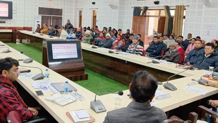 बागेश्वर:- निकाय सामान्य निर्वाचन हेतु 172 पीठासीन अधिकारियों व मतदान अधिकारियों को दिया गया सैद्धांतिक व व्यवहारिक प्रशिक्षण