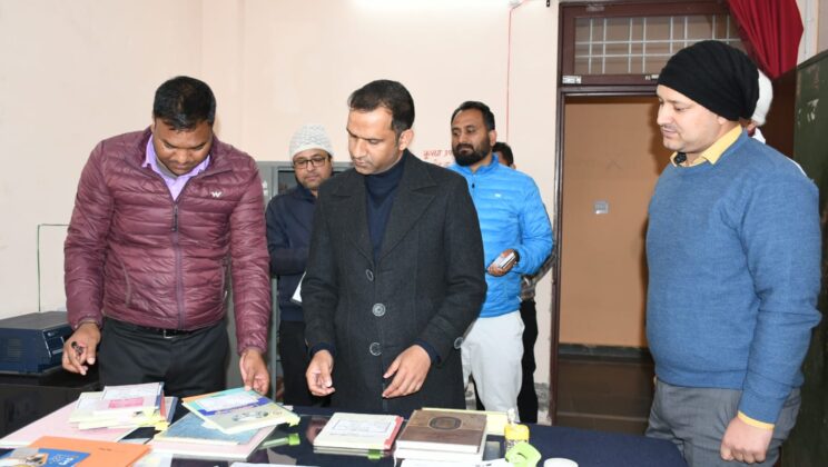 बागेश्वर – उत्तराधिकार, दाखिला खारिज एवं राजस्व वादों के मामलो का शीघ्र करे निपटान – डीएम