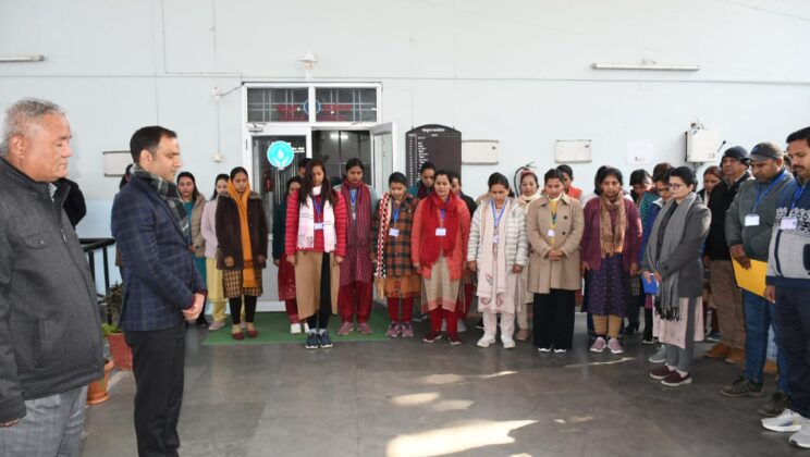 बागेश्वर:- स्वतंत्रता संग्राम शहीदों की स्मृति में दो मिनट का मौन