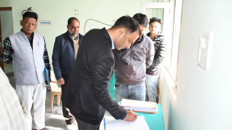 बागेश्वर:- अनधिकृत व्यक्ति का वेयर हाउस परिसर में प्रवेश पर सख्ती से लगे रोक -डीएम