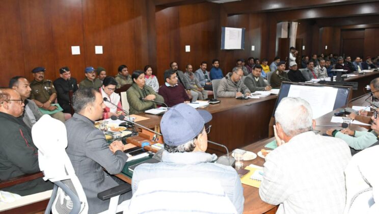 बागेश्वर – सभी विभाग आपसी सामंजस्य स्थापित कर बागेश्वर एवं गरुड़ महायोजना को दें अन्तिम रुप – डीएम